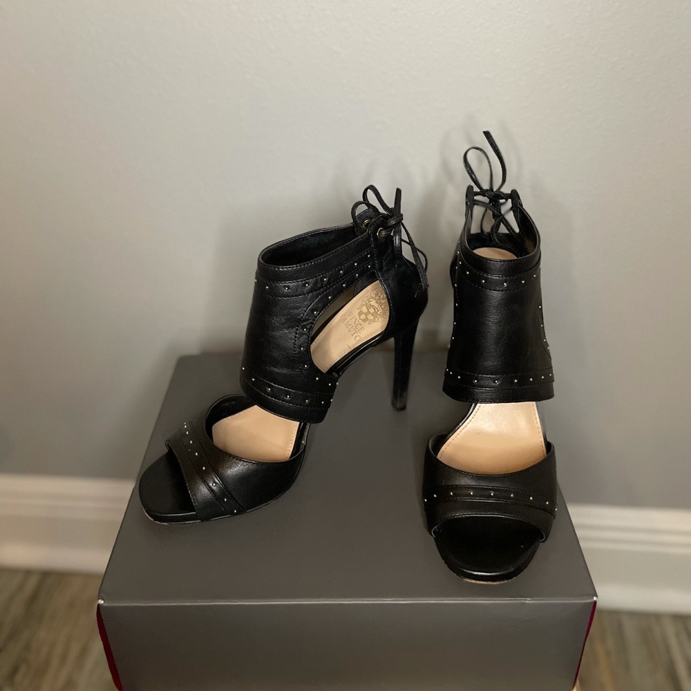 Vince Camuto Peep Toe heels with gold details
